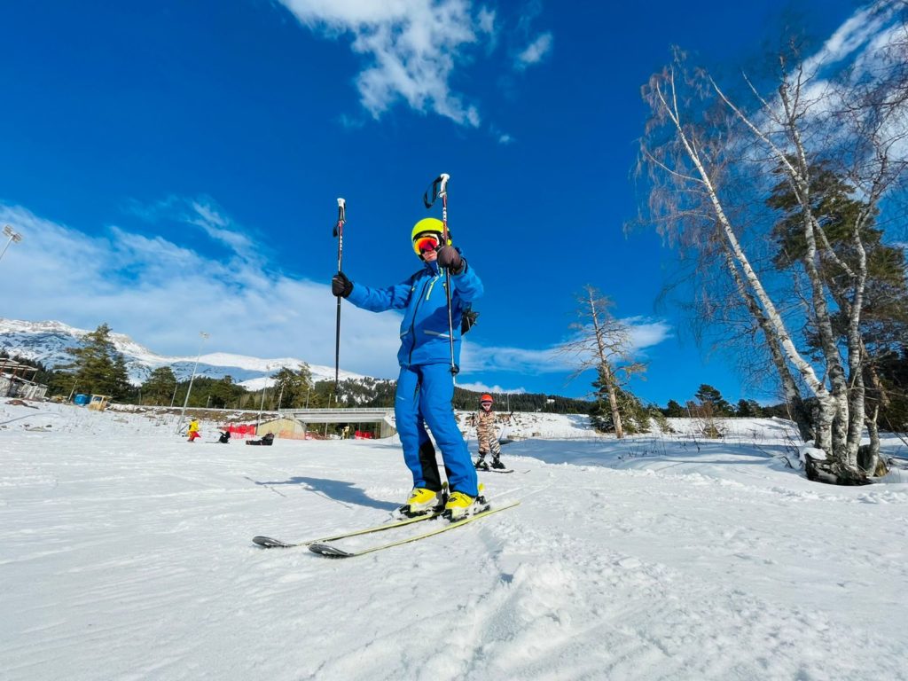 Вакансия на сезон 2022/2023: инструктор по горным лыжам